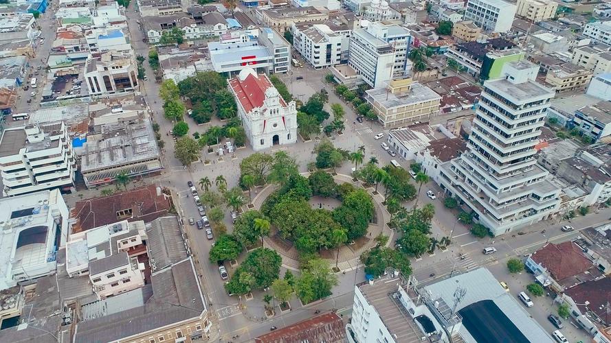 Catedral de san jerônimo - parque simon bolivar  GHL Montería
