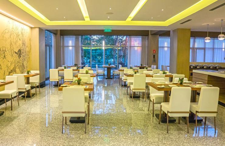 Restaurante mangle Hotel Radisson Guayaquil Guaiaquil
