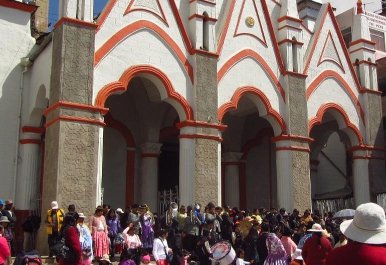 Igreja san juan bautista  GHL Lago Titicaca Puno