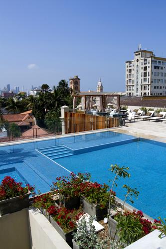 Piscina em bastión luxury hotel Bastión Luxury Hotel Cartagena das Indias